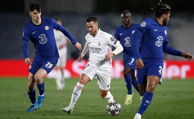 胜负难断的紧凑比赛,双方互不相让什么意思