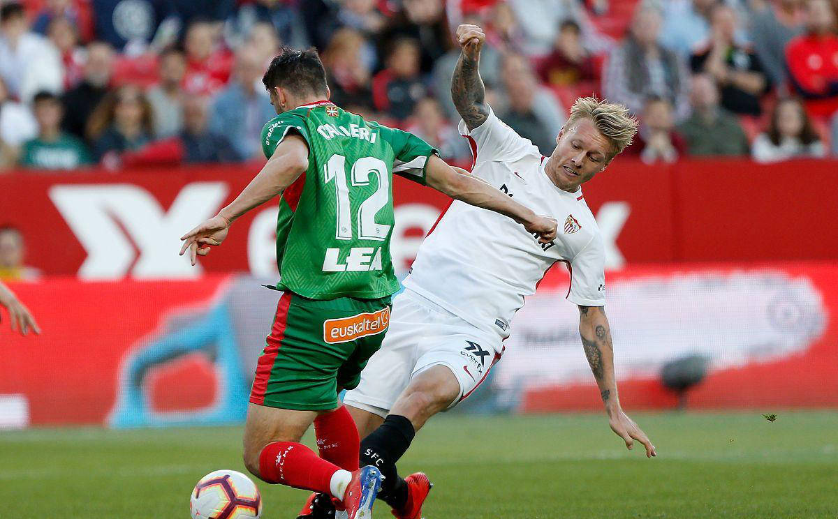 马德里竞技队主教练是谁