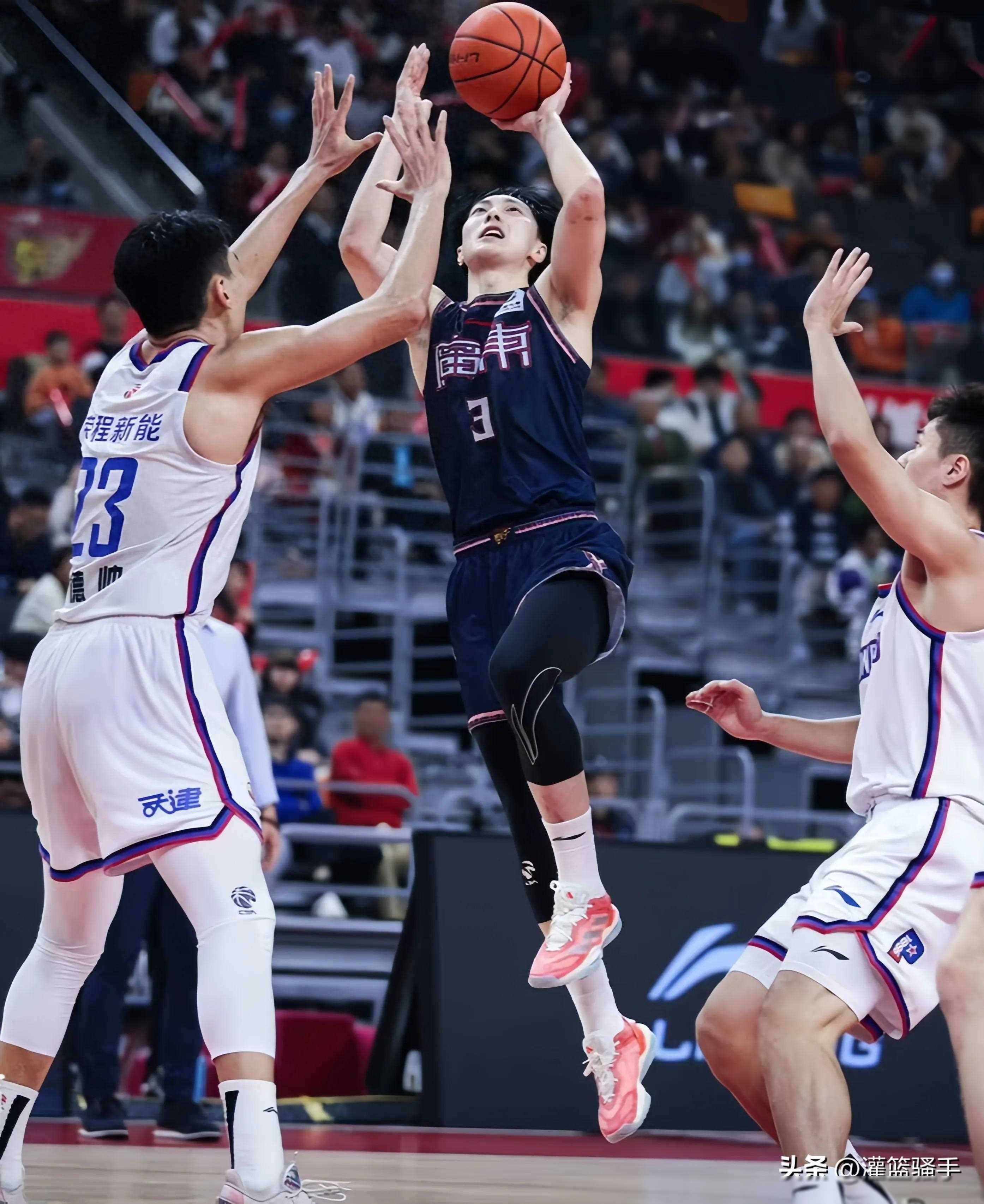 广州队连胜收官阶段,战胜浙江队队员