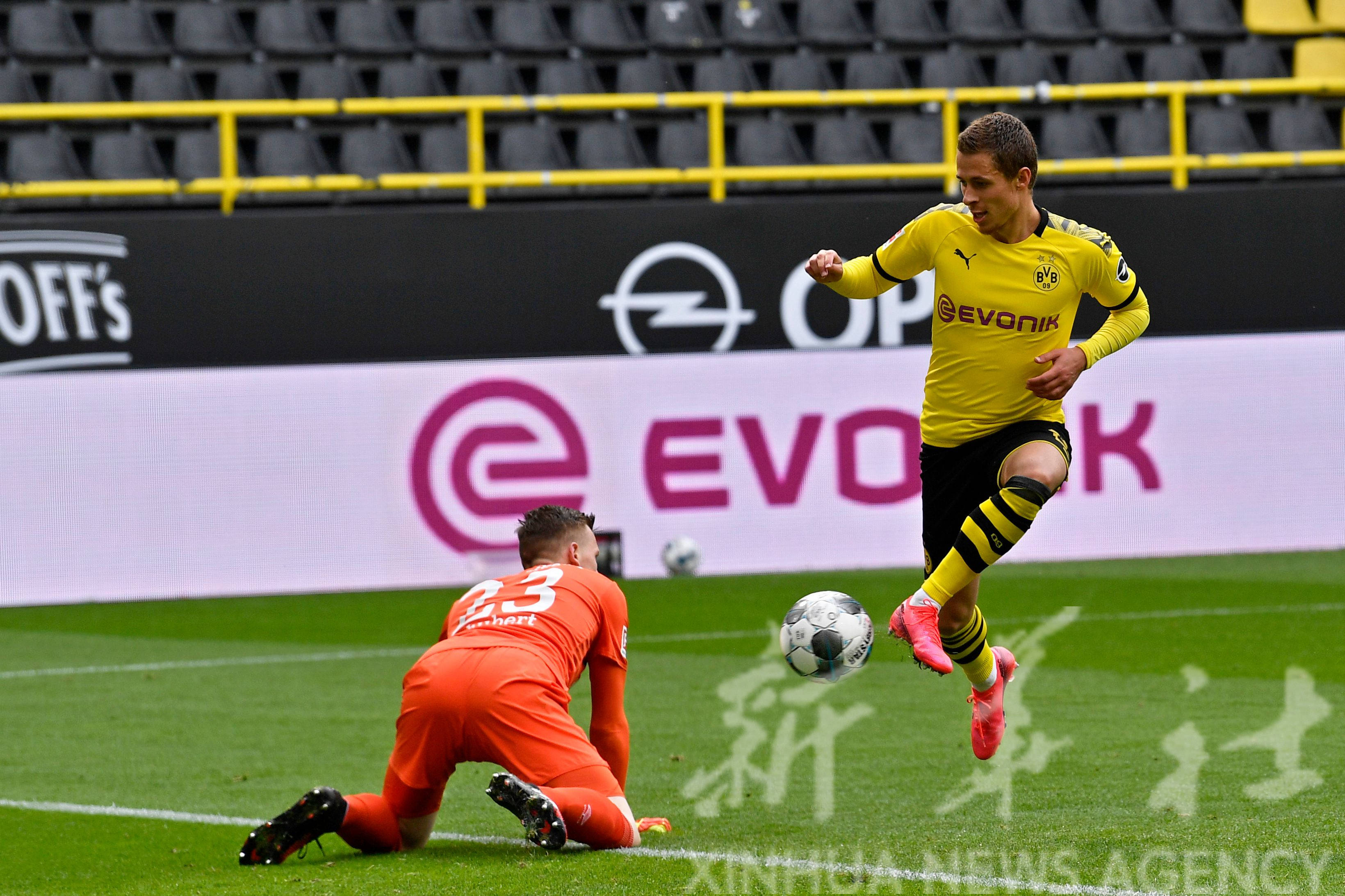 德乙沙尔克04对汉堡比分